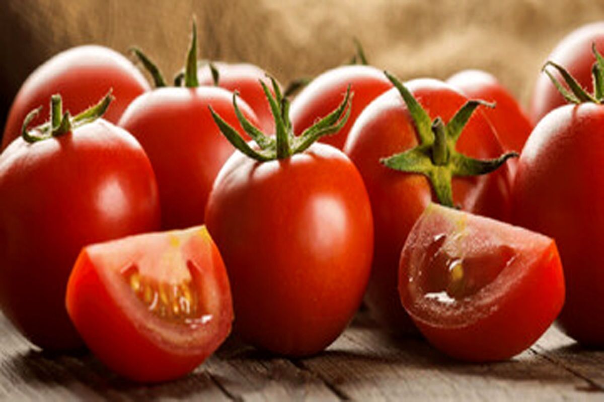 به این دلایل مهم از خوردن آب گوجه غافل نشوید