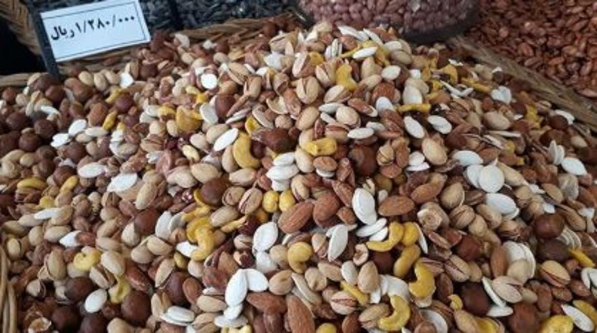 کشف ۱۱۰ کیسه مغز بادام چینی قاچاق در شهر ری