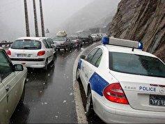 حضور فعال بیش از ۷۰ تیم پلیس راه در محور‌های بارانی استان کرمان