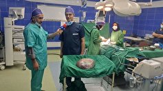خارج کردن توده ۱۸ کیلویی از شکم بانوی بهشهری با یک عمل جراحی موفق