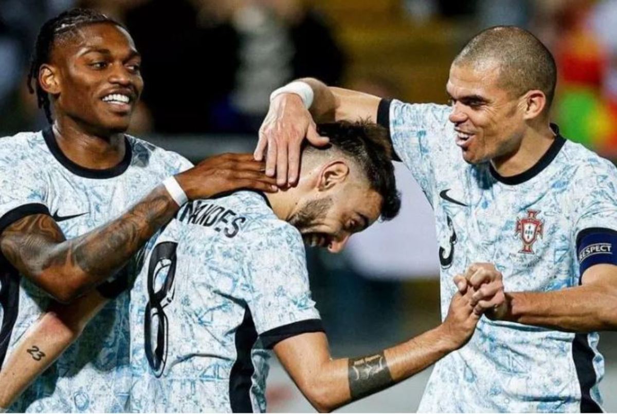 مارتینز ۸ فوتبالیست پرتغالی را راهی باشگاه‌شان کرد