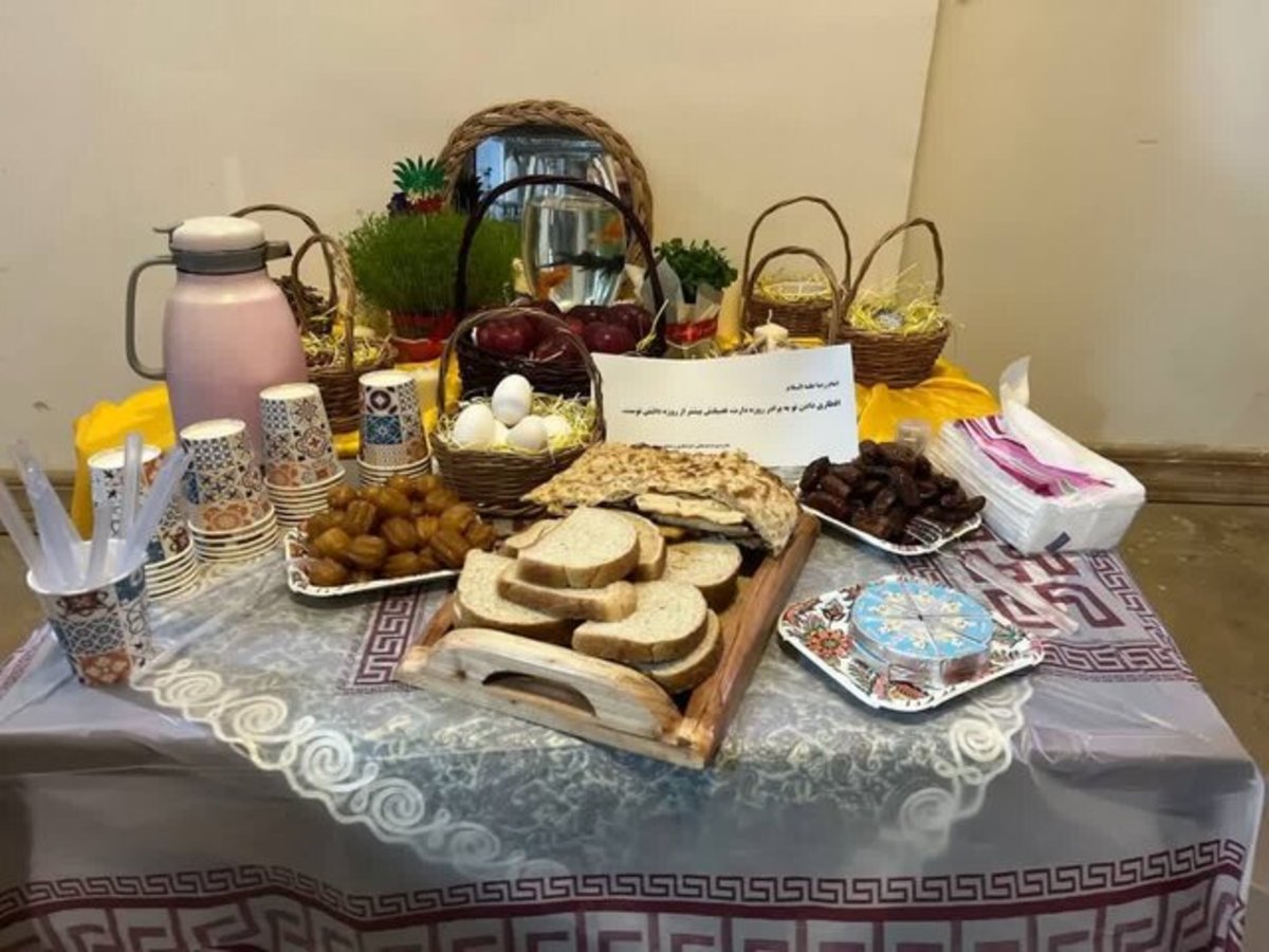پذیرایی از گردشگران نوروزی با افطاری ساده در تویسرکان