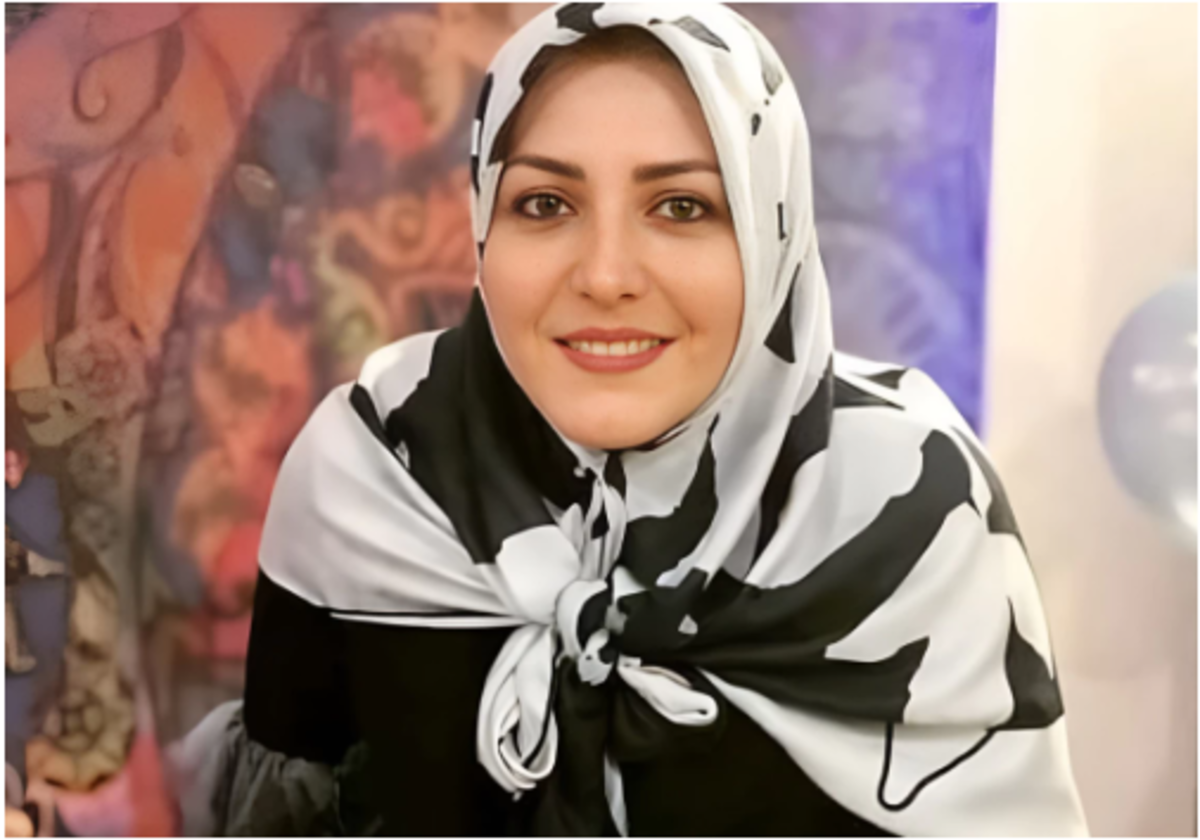 سلفی ناراحت کننده المیرا شریفی مقدم با آرامگاه پدرش لحظه سال تحویل