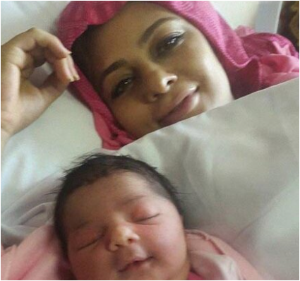 تصویری از یکتا ناصر در اولین روز مادر شدن در بیمارستان/ چقدر سوفیا ناز و بانمکه