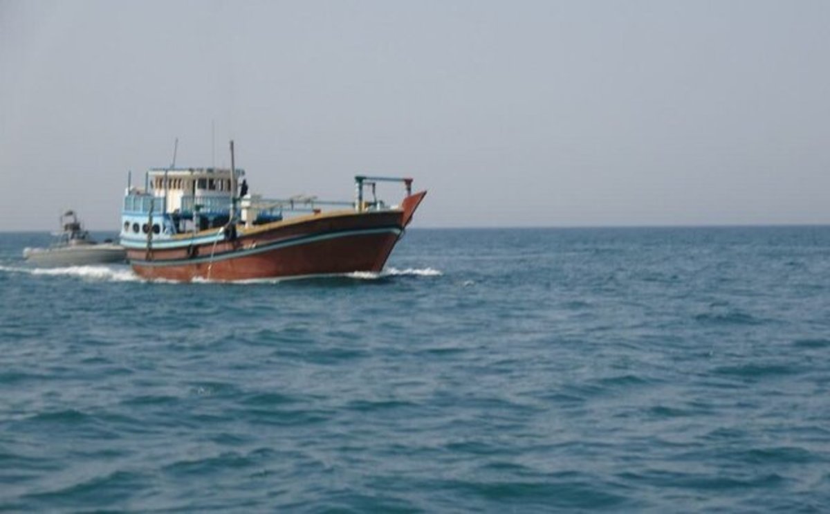 تردد تمامی شناور‌ها از هفتم فروردین در بنادر غرب هرمزگان ممنوع شد