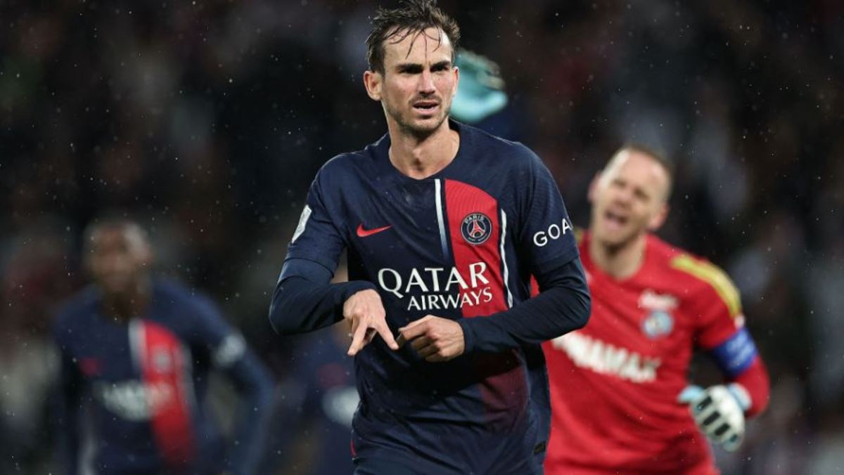 یک دوئل زیبا بین ام باپه و کوبارسی در UCL