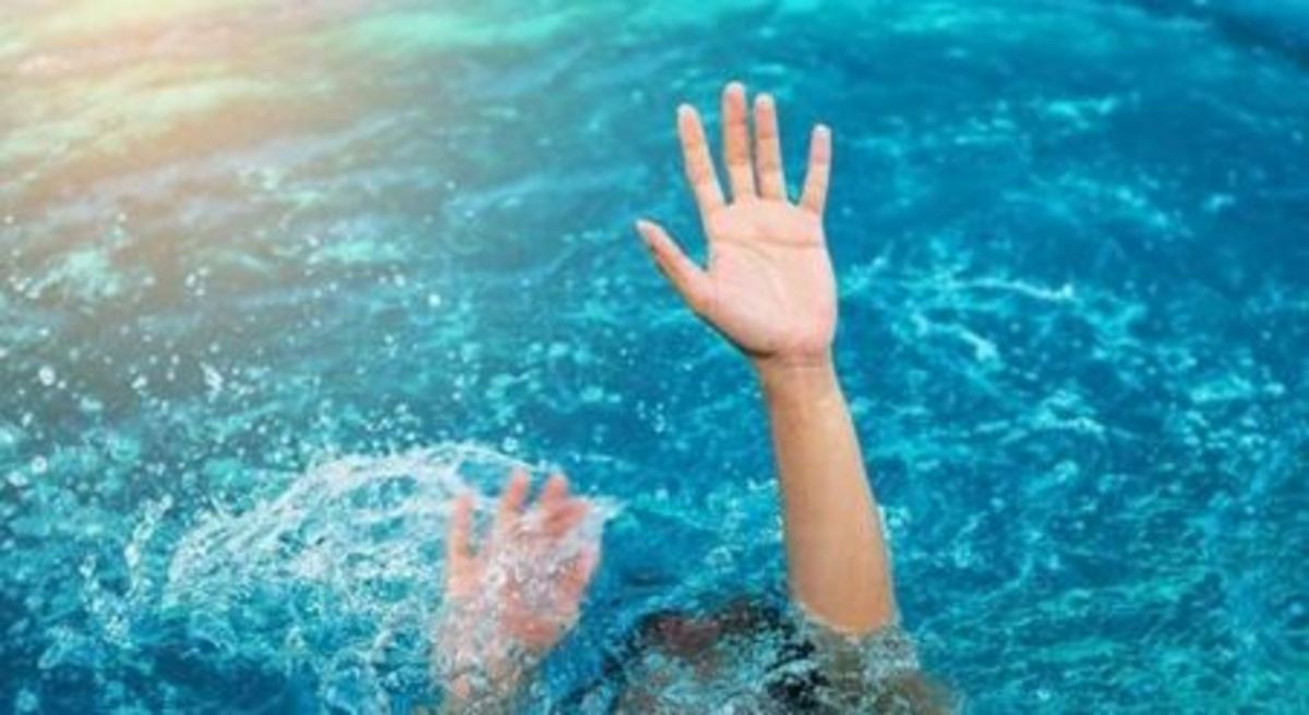 تشکیل پرونده قضایی در غرق ۲ مسافر در ساحل بوشهر