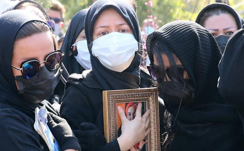 تصاویری غمناک از روز مراسم مرحوم آزاده نامداری