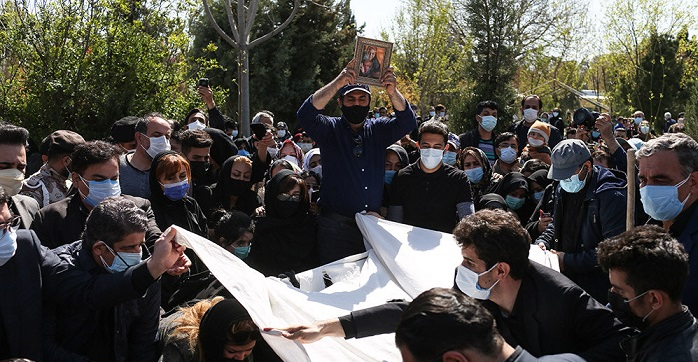 تصاویری غمناک از روز مراسم مرحوم آزاده نامداری