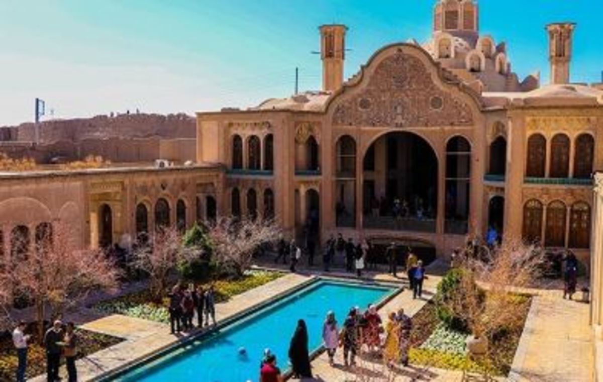 علت غیبت راهنمایان گردشگری در کاشان چیست؟
