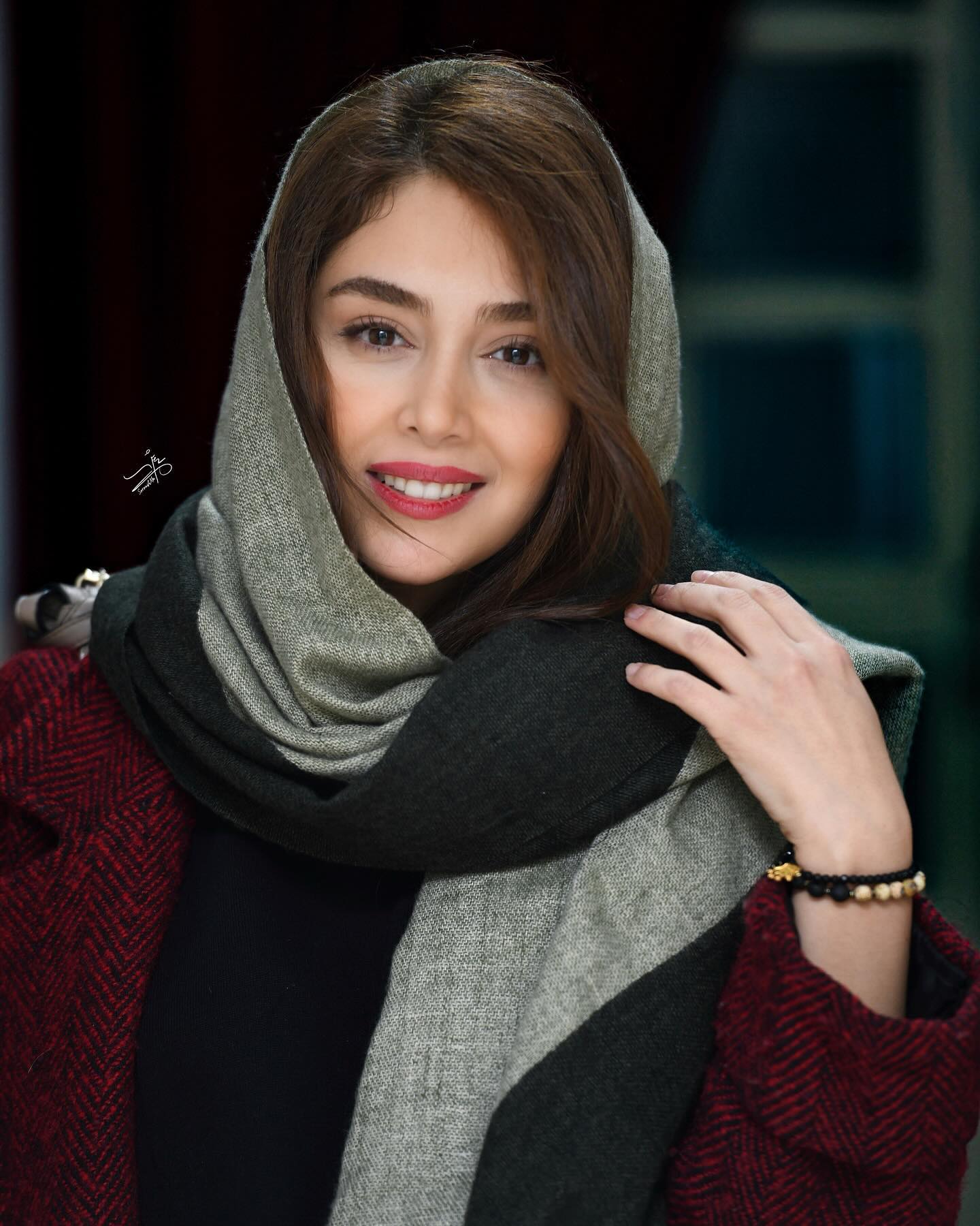 چشای سگ دار دیبا زاهدی شمارا میخکوب میکند چشای سگ دار دیبا زاهدی شمارا میخکوب میکند