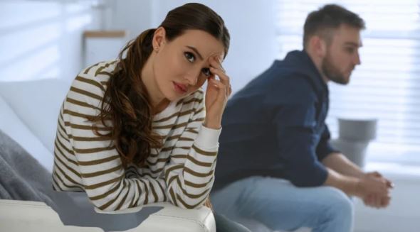 چگونه بفهمیم کسی واقعا ما را دوست دارد یا نقش بازی می‌کند؟