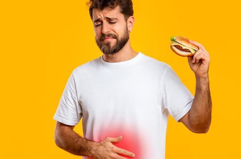 سردی معده چیست؟ علائم، عوامل و روش‌های درمان