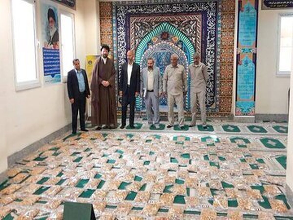 حمایت کمیته امداد شهرستان قشم با اهدای بسته های یلدایی برای خانواده های ایتام