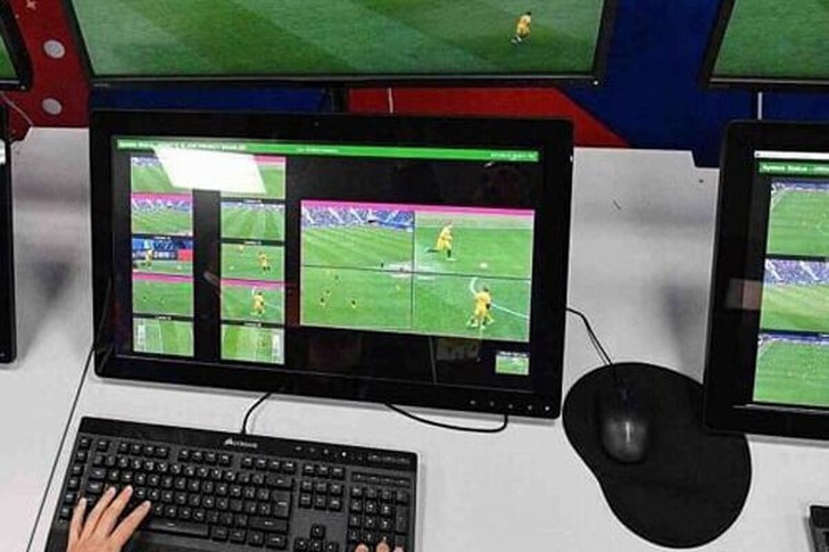 داوران زن بازی دوستانه پیشکسوتان استقلال و پرسپولیس را قضاوت می‌کنند!