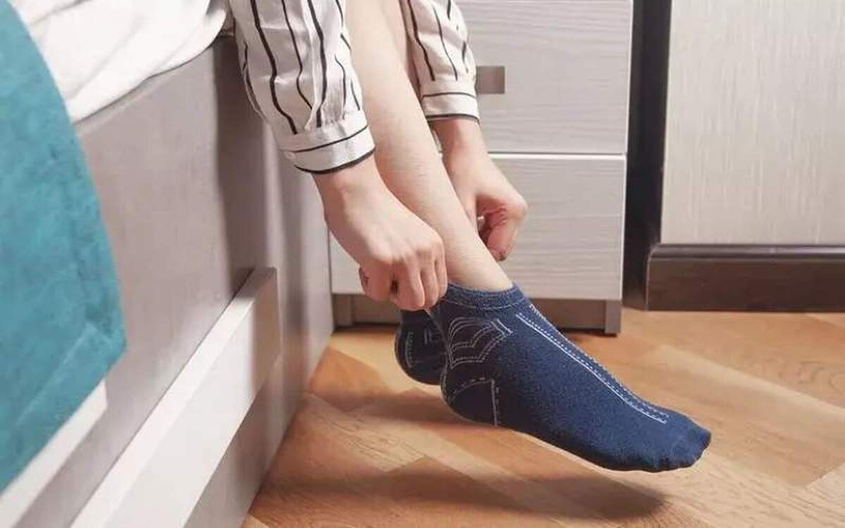 چرا خوابیدن با جوراب لذت بخش است؟