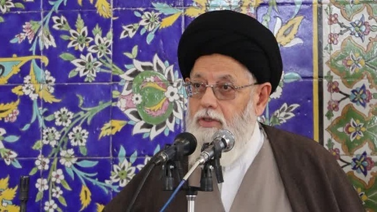 عبور از دوگانه‌سازی دشمن با حرکت در مسیر انقلاب