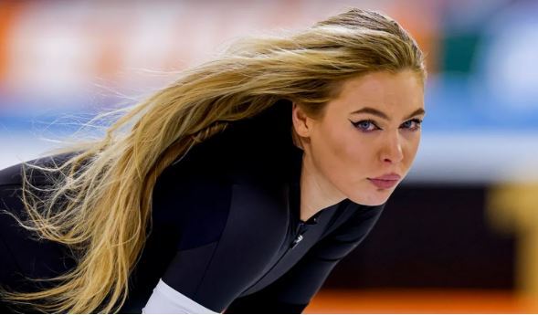 پارتنر جذاب جیک پاول در مسابقات اسکیت سرعت قهرمانی هلند خوش درخشید پارتنر جذاب جیک پاول در مسابقات اسکیت سرعت قهرمانی هلند خوش درخشید