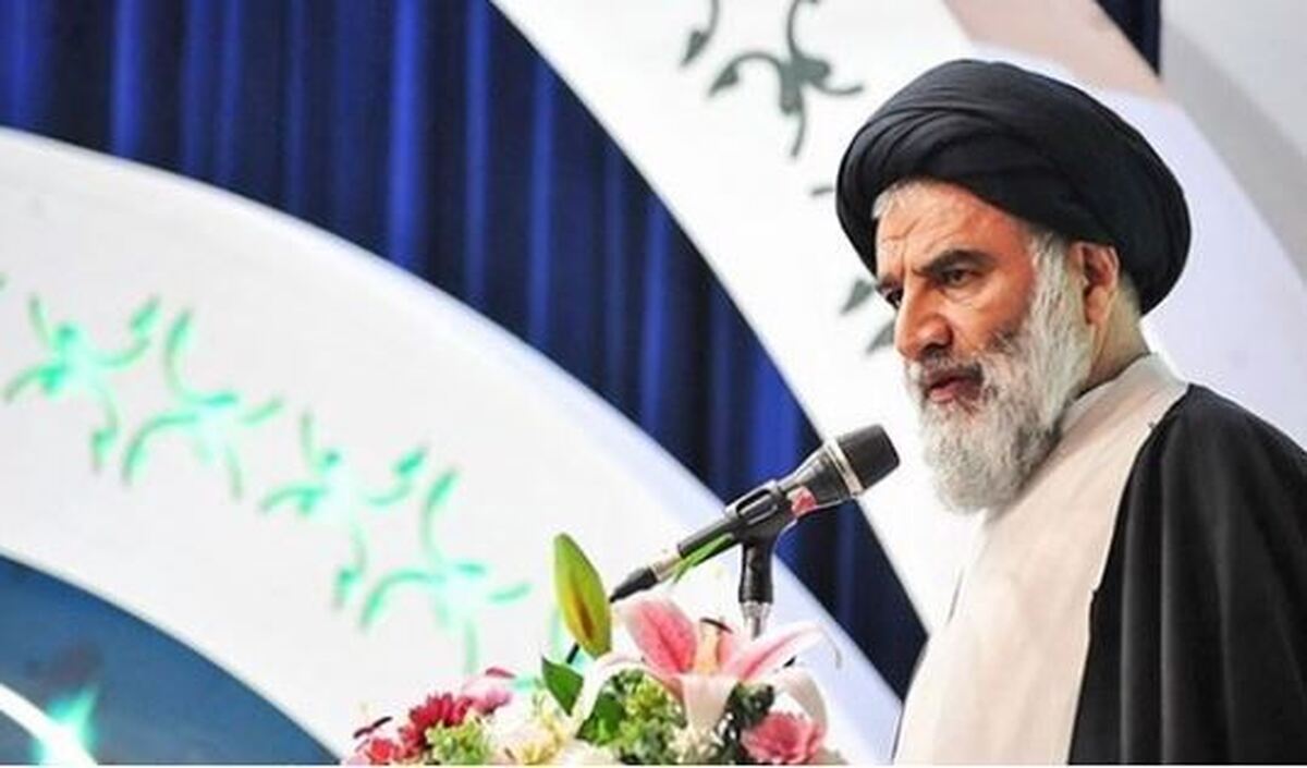 امام جمعه اهواز: سکان مدیریت را به افراد غربگرا نسپارید