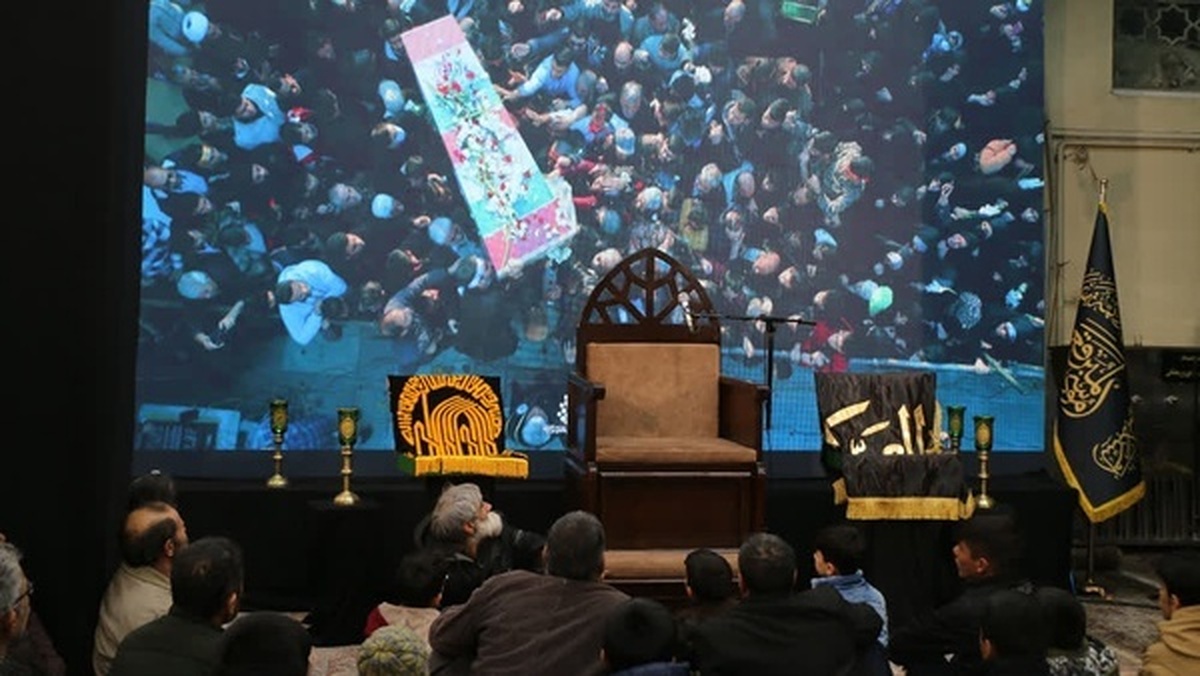 اولین سالگرد تدفین شهید گمنام مشق عشق در قم برگزار شد