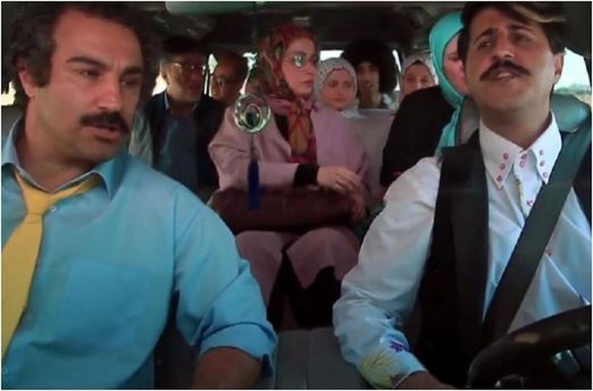 فیگور بامزه بازیگران سریال پایتخت در پشت صحنه با کلاش و تفنگ!