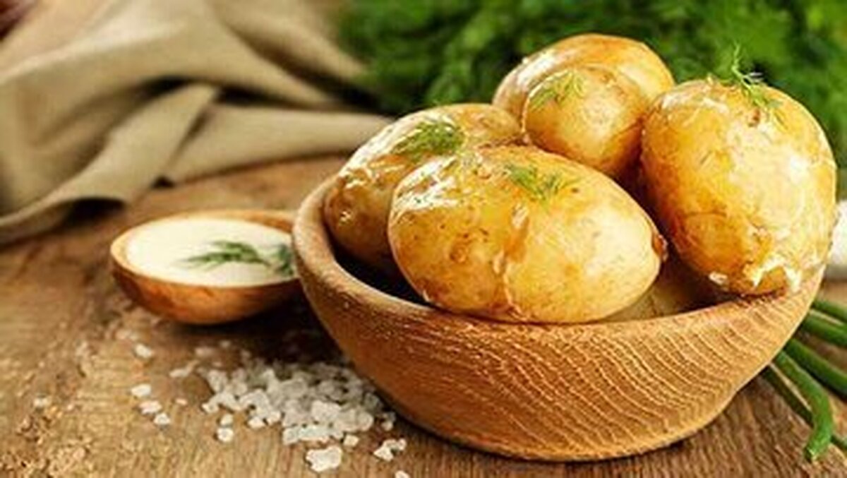 آقایان از خواص مصرف سیب زمینی غافل نشوید / تقویت ایمنی بدن و رفع گرفتگی عضلات