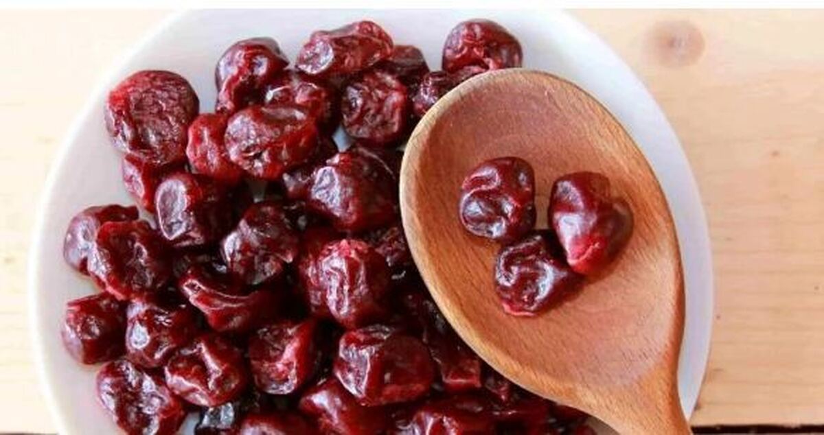 اگر از ریزش موهایتان رنج می‌برید آلبالو خشک چاره مشکل شما است / از جمله فواید دیگر آن درمان پوکی استخوان و کاهش وزن