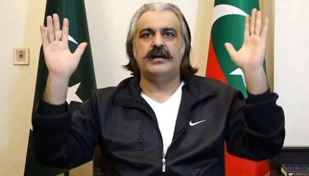 بازداشت گنداپور، وزیر ارشد خیبرپختونخوا به اتهام حمل غیرقانونی سلاح