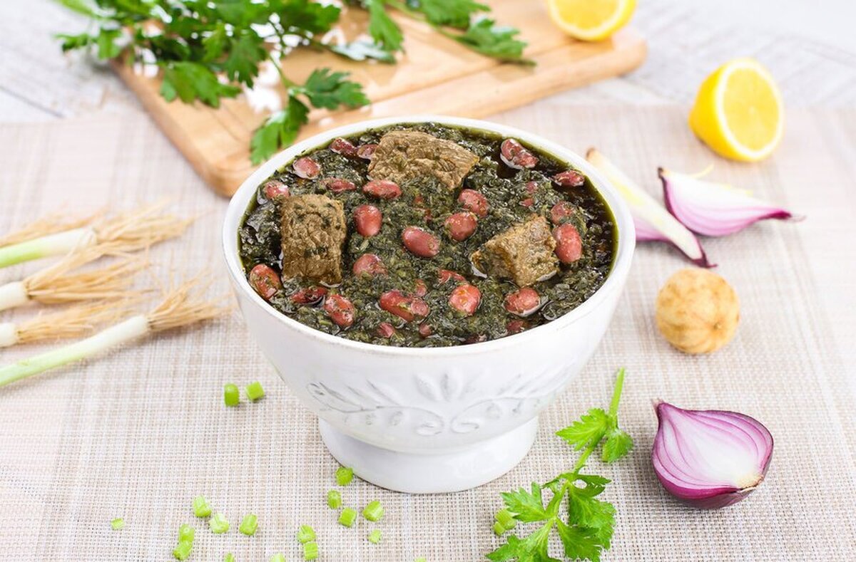 برای درست کردن یک قورمه سبزی همه چیز تمام به این ادویه‌ها نیاز دارید!