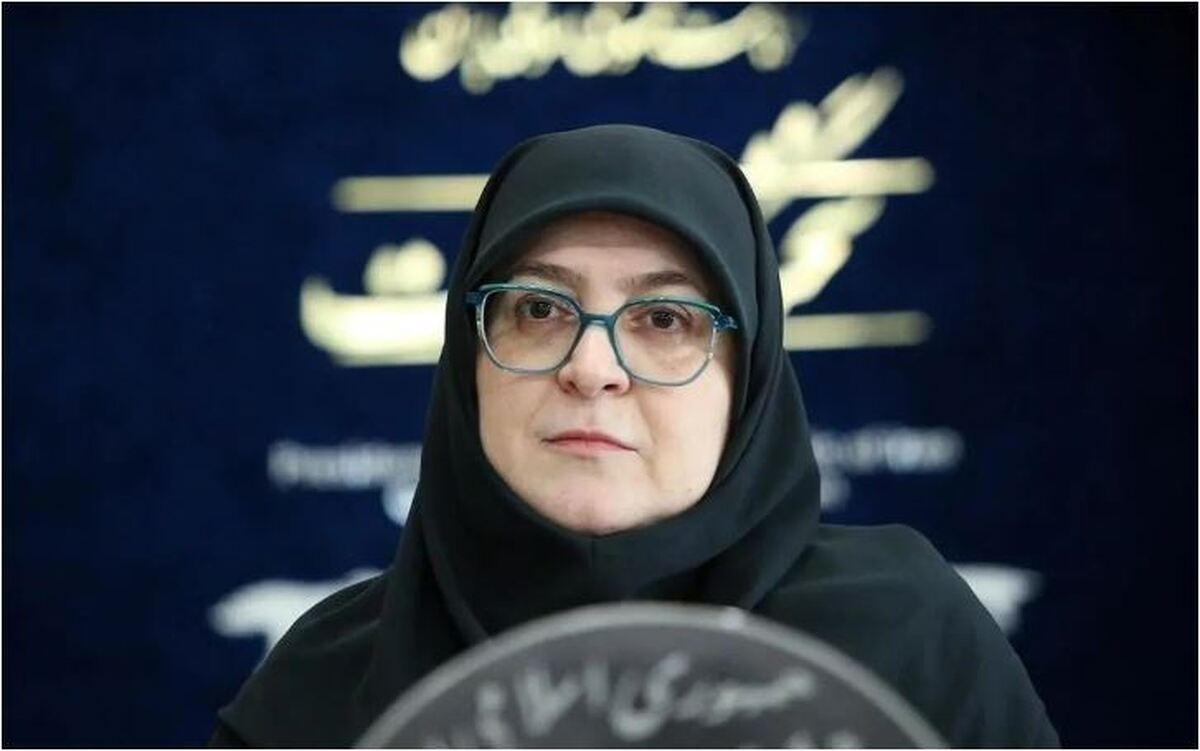 تصاویر شکار شده از پوشش خاص «فاطمه مهاجرانی» در یک مراسم
