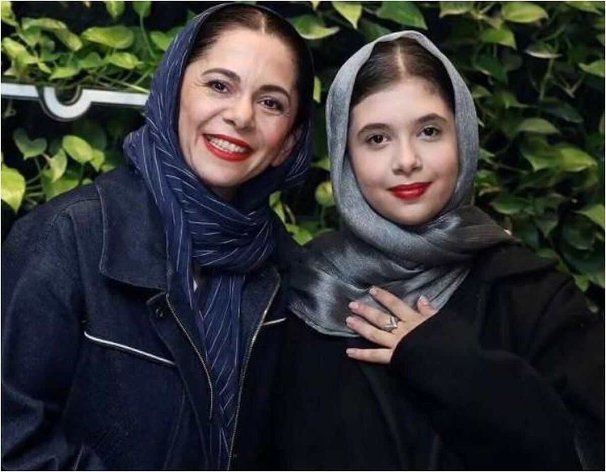 استایل‌های شیک مادر و دختر هنرمند سینما در یک مهمانی مورد توجه قرار گرفت+عکس