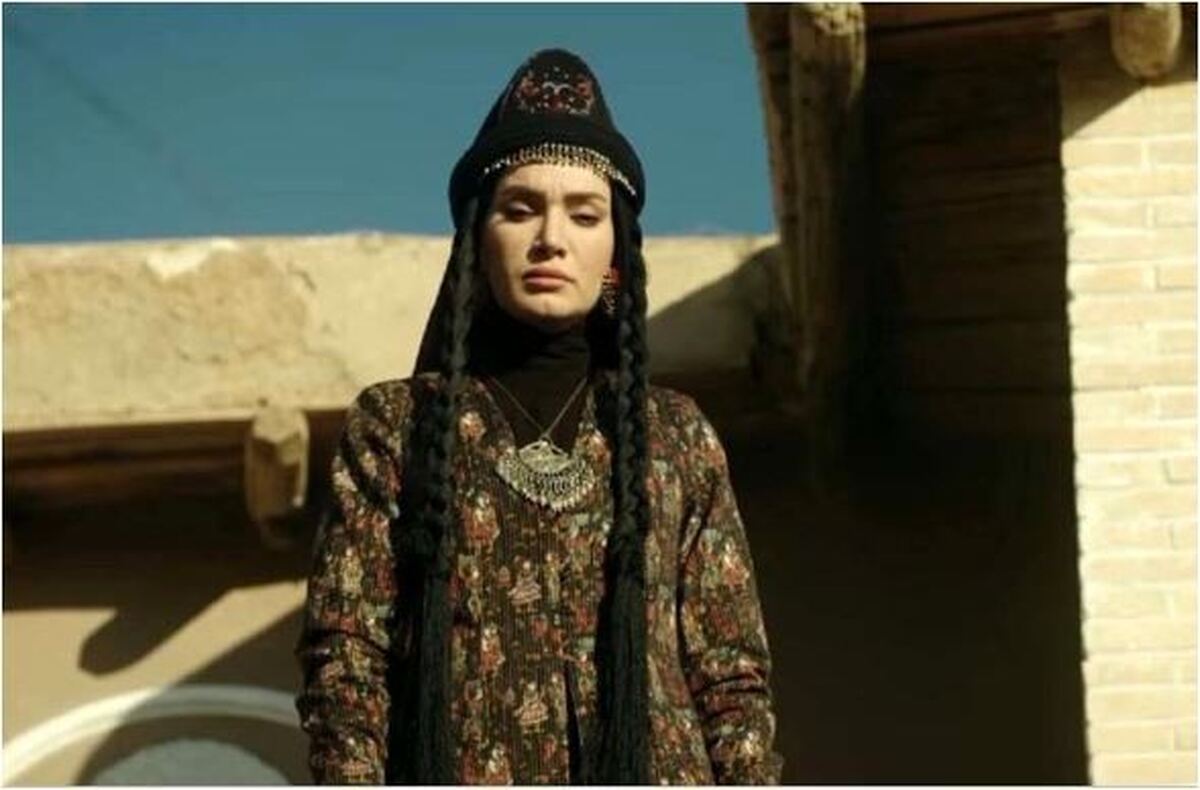 سلفی پر بازدید از بازیگران سریال مهیار عیار در پشت صحنه با فیگور صمیمانه/چه جو دوستانه‌ای دارند