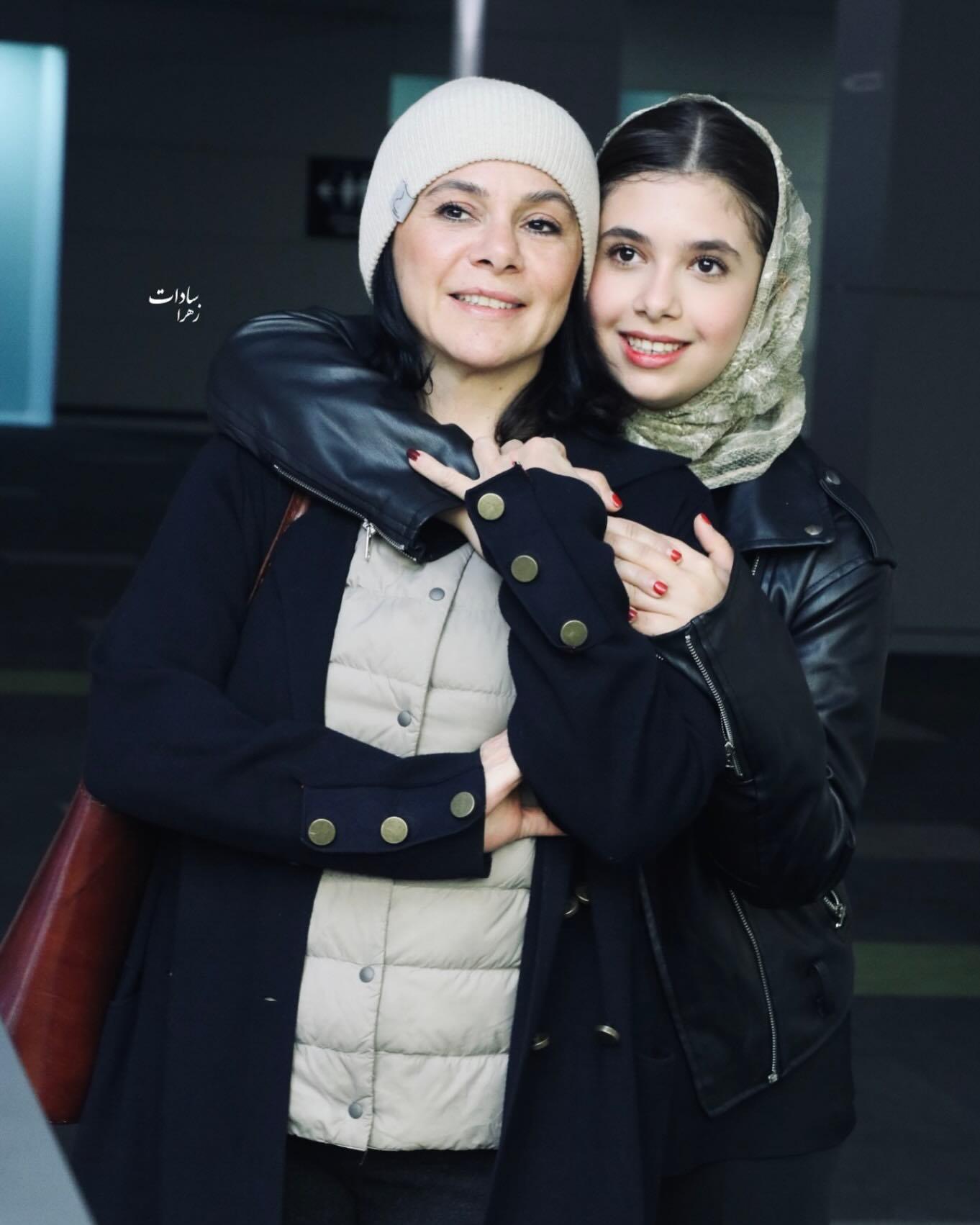 استایل زمستانی ترند مستانه مهاجر و دخترش در کران یک فیلم+عکس