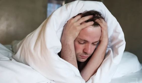 خوردن یک همبرگر یا تماشای یک ساعت تلویزیون چقدر از عمر ما را کم می‌کند؟