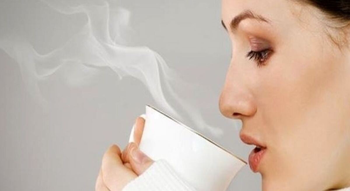 ۸ نوشیدنی که به چربی سوزی ناحیه شکمی کمک می‌کنند را بشناسید