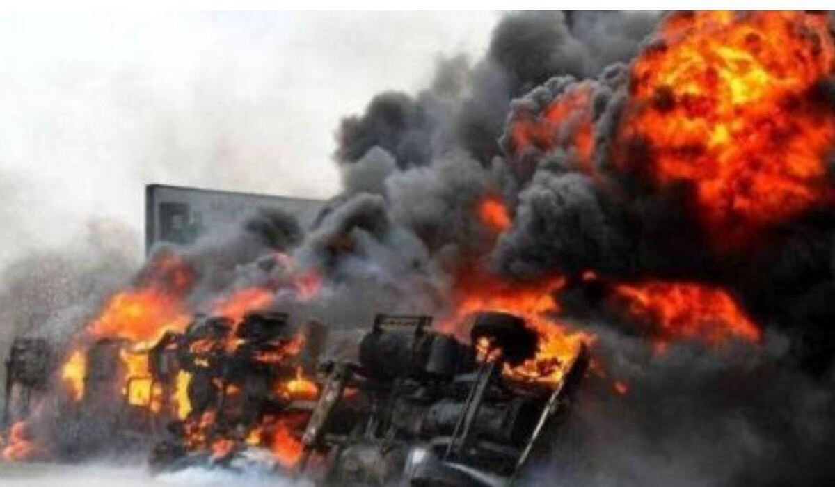 هفت کشته و ده‌ها زخمی در انفجار نفتکش هند