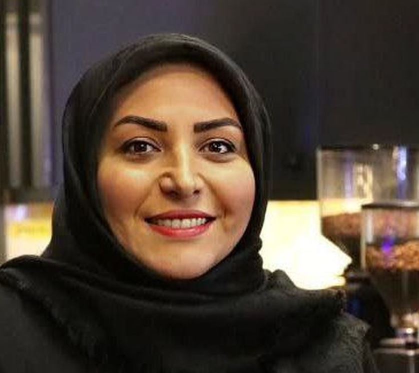 عکس‌های یلدایی المیرا شریفی‌مقدم با خانم بازیگر سوجان در کافه خانم مجری! / سیما تیرانداز چه تیپی زده!