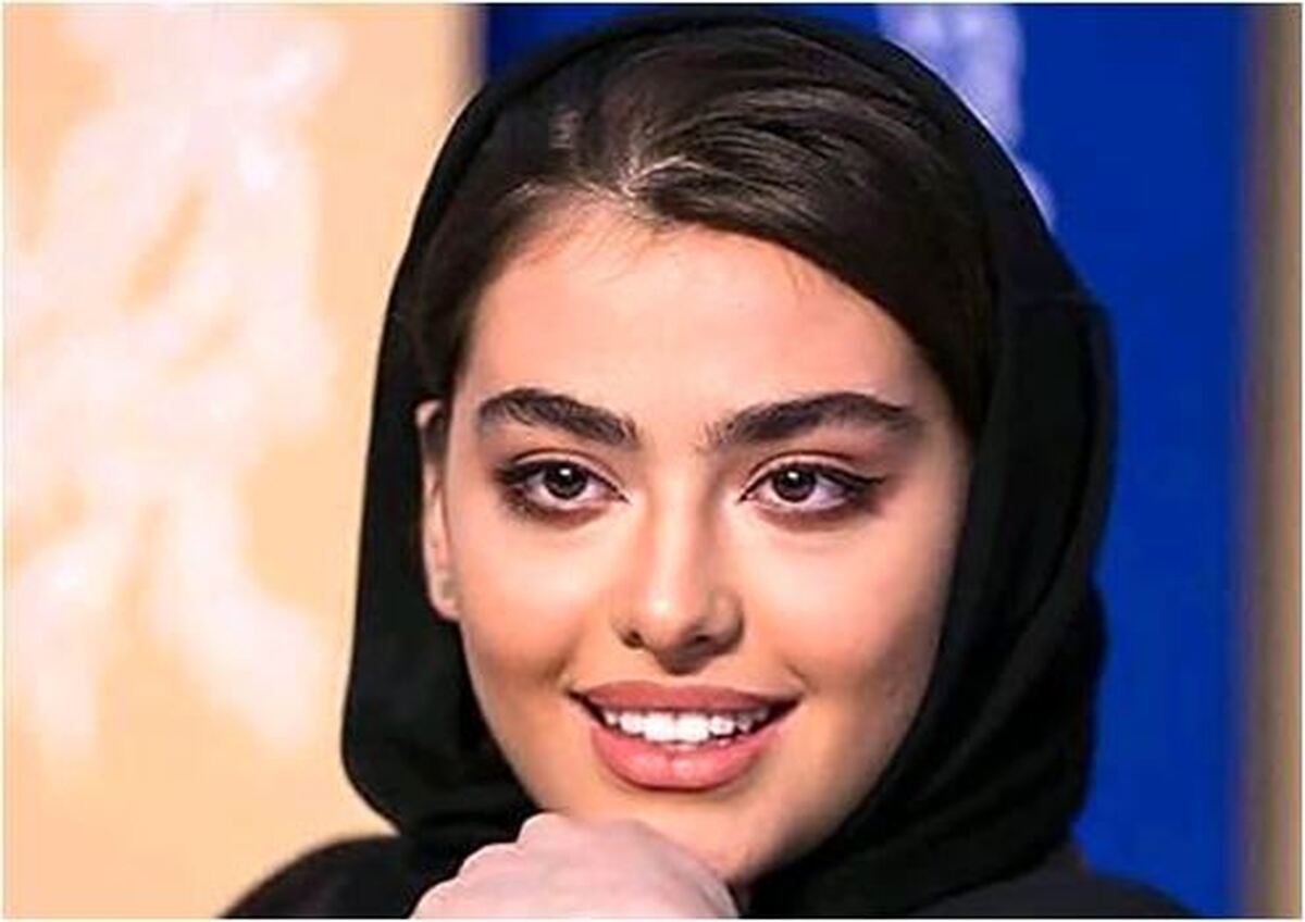 رونمایی ریحانه پارسا از استایل جدیدش با فیگور‌های عجیب و حاشیه ساز! +عکس