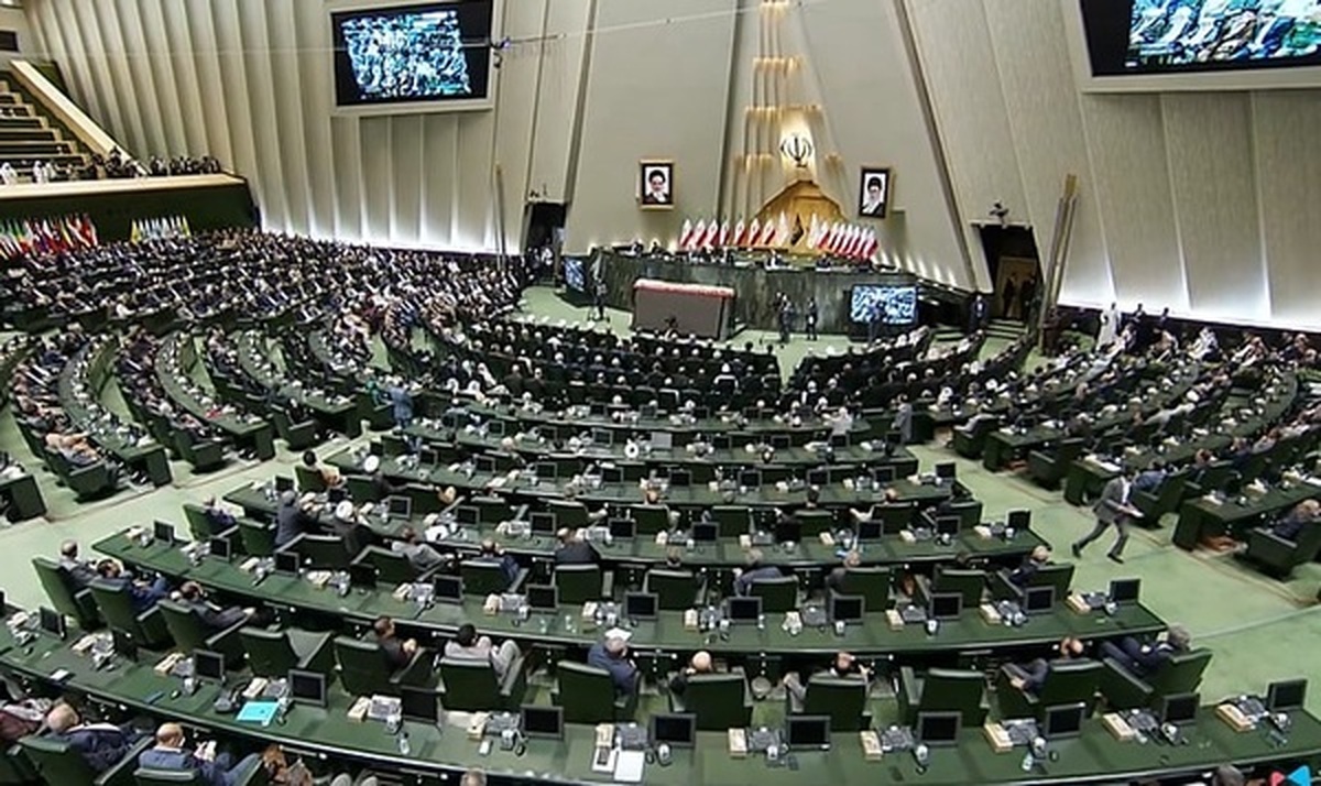 بررسی لایحه بودجه ۱۴۰۴ در دستورکار مجلس