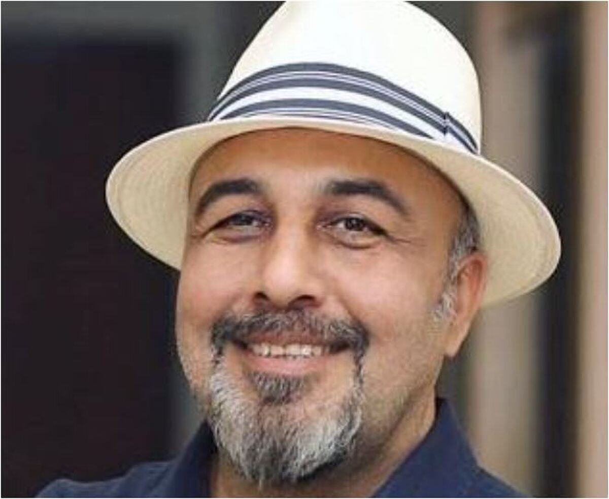 تصویری از رضا عطاران با گریم «صدام حسین» /آقای بازیگر چقدر تغییر کرد!