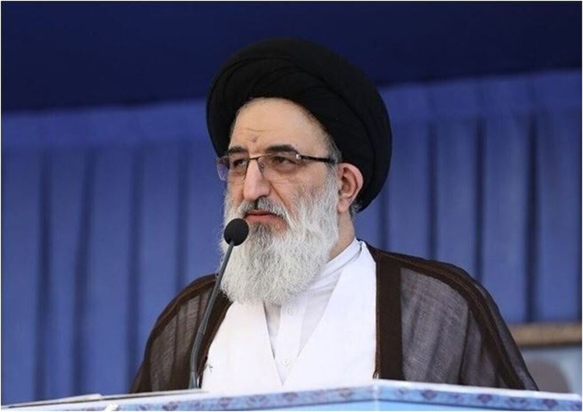واکنش تند امام جمعه کرج نسبت به افرادی که خواهان مذاکره‌اند