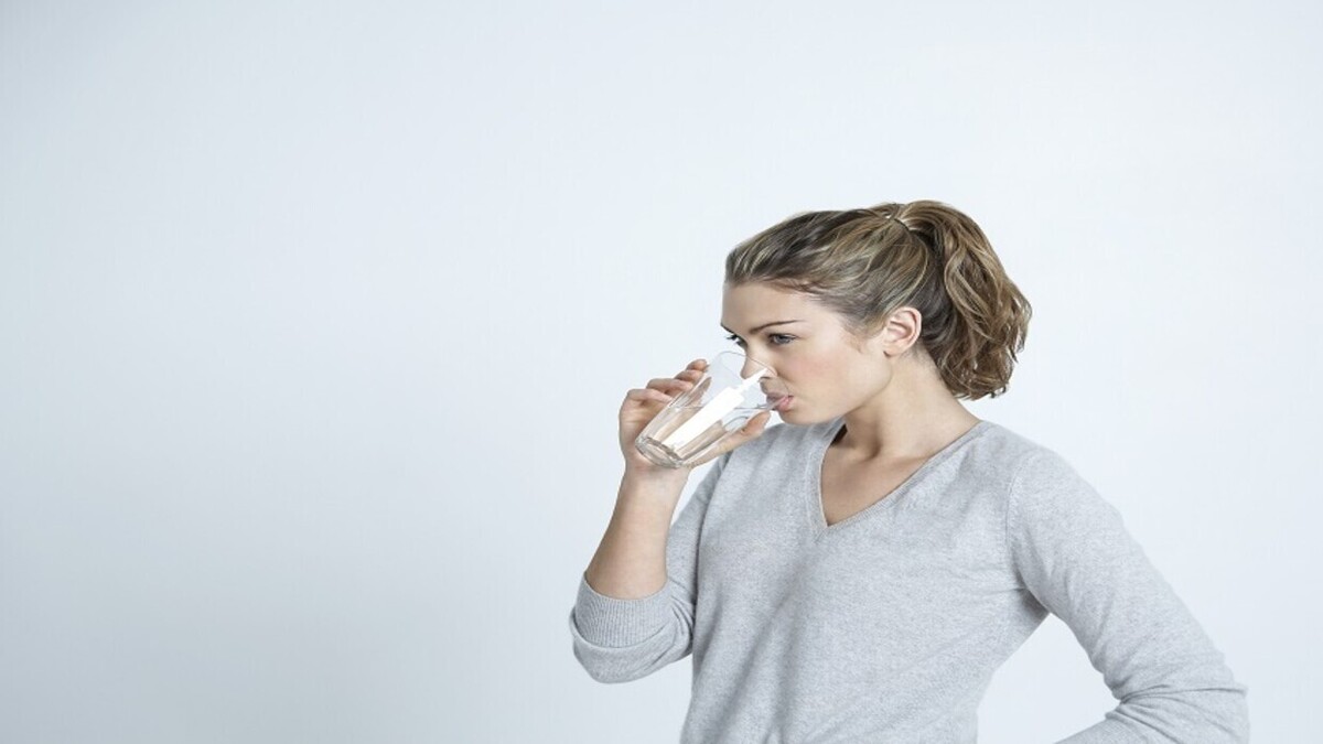 فواید نوشیدن آب با معده خالی در صبح