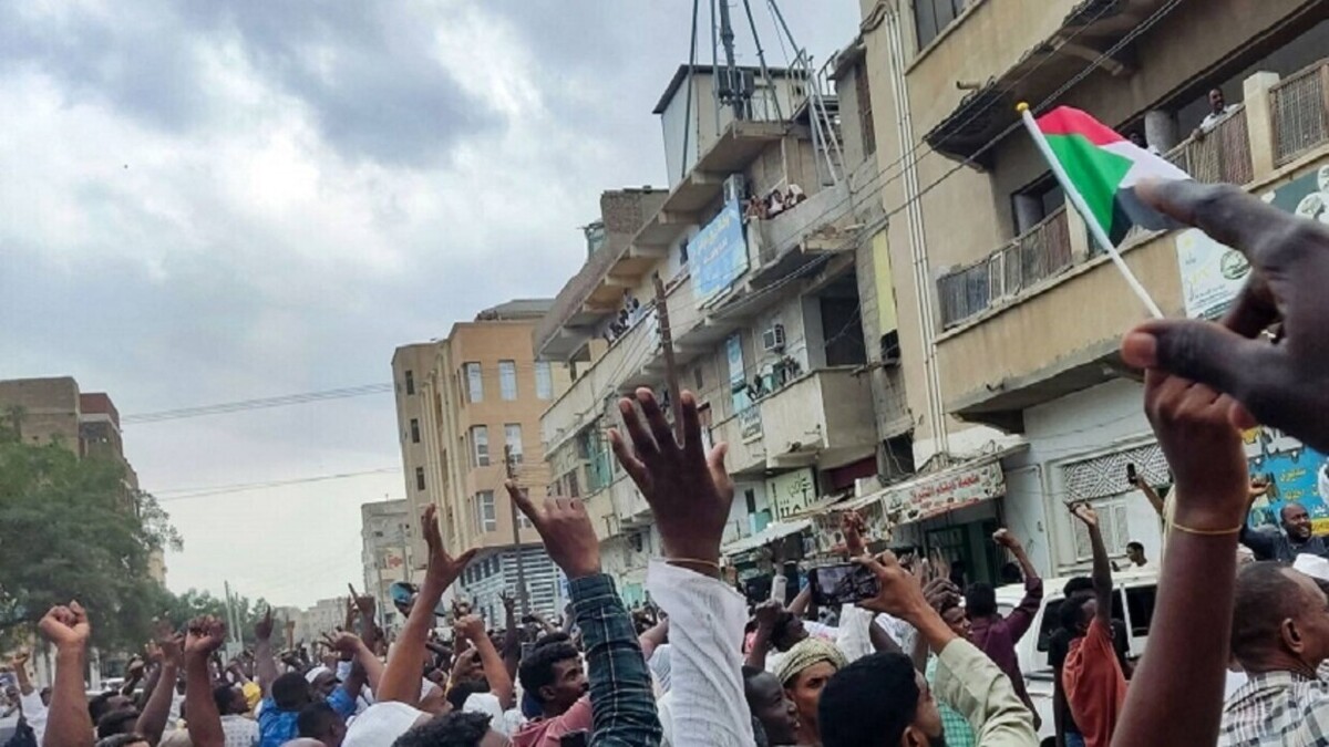 فرمانده نیرو‌های پشتیبانی سریع در سودان شکست و از دست دادن شهر واد مدنی را پذیرفت