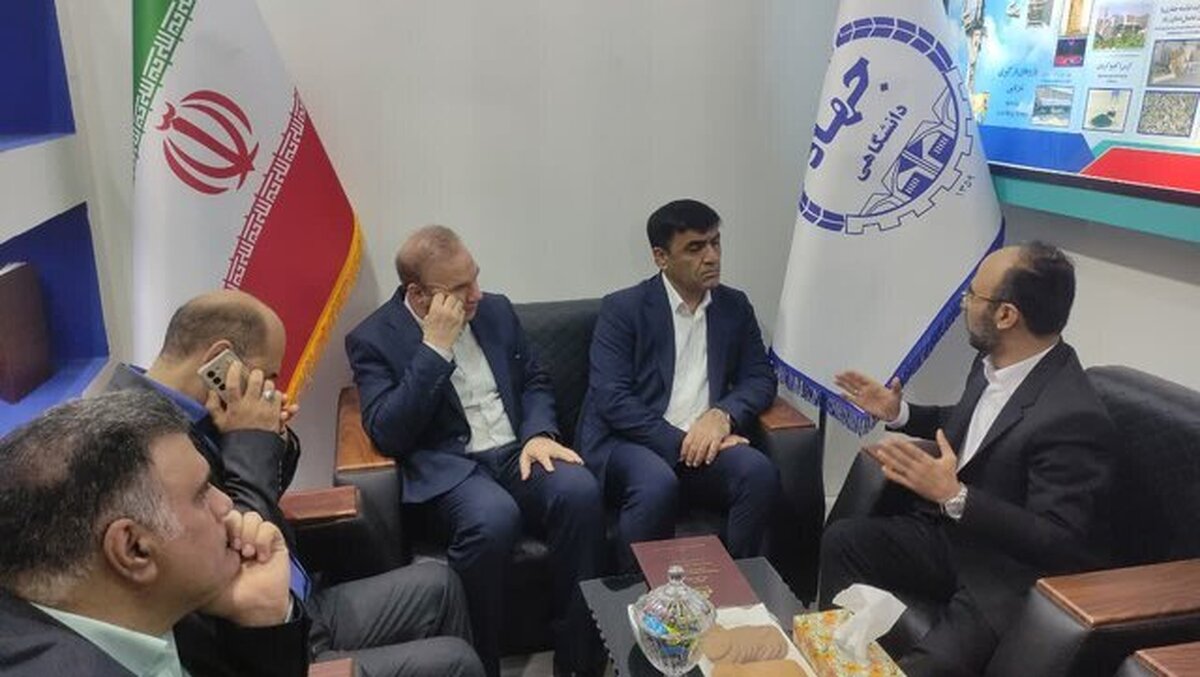 بازدید مدیران مناطق نفتخیز جنوب و ملی حفاری از توانمندی‌های جهاددانشگاهی خوزستان در نمایشگاه نفت