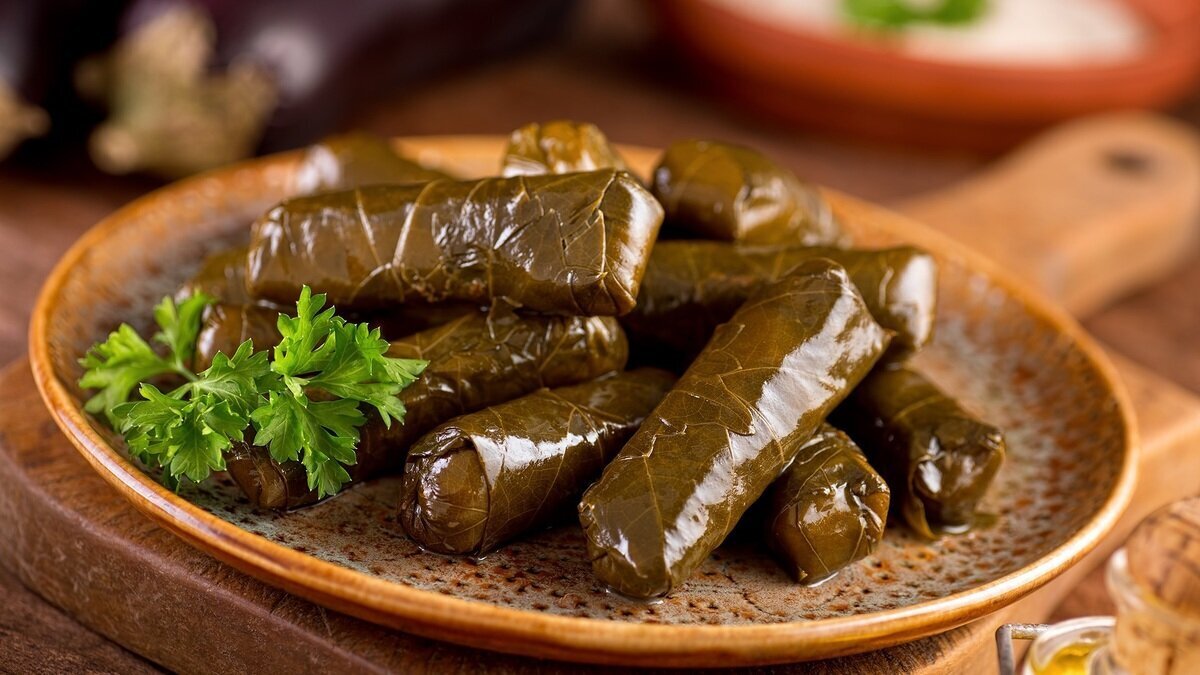 دستور پخت دلمه با رب انار؛ یک شام سبک و خوش طعم