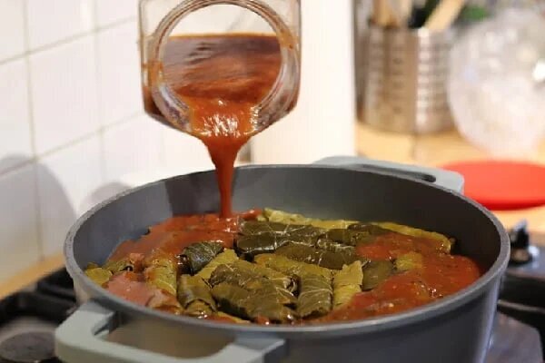 دستور پخت دلمه با رب انار؛ یک شام سبک و خوش طعم