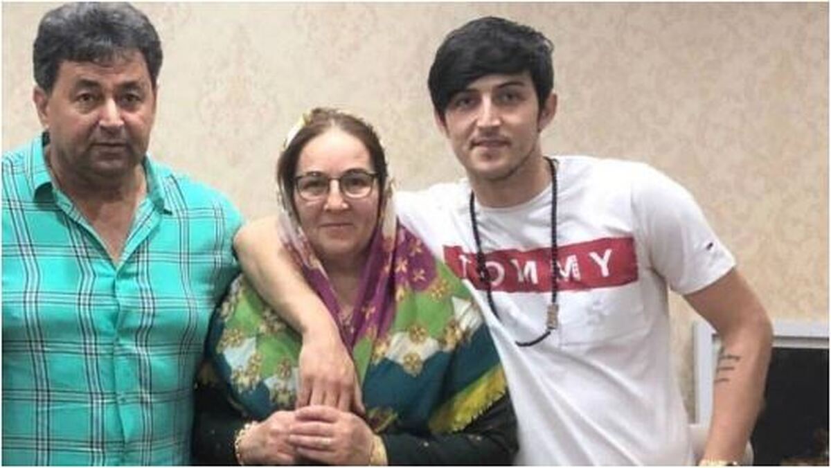 سردار آزمون به مناسبت روز پدر ایسنتاگرامش را با انتشار این عکس و کپشن احساسی به روز کرد