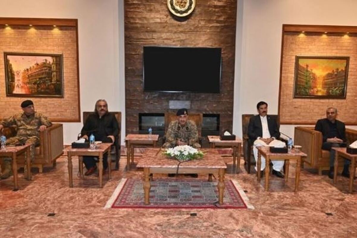 سران سیاسی پاکستان خواستار تعامل ارتش با حکومت طالبان شدند