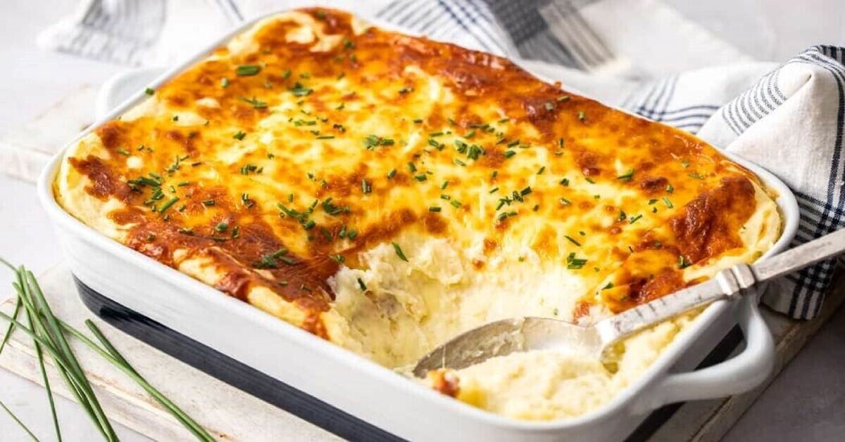 طرز تهیه سیب زمینی پخته با مرغ و پنیر پیتزا