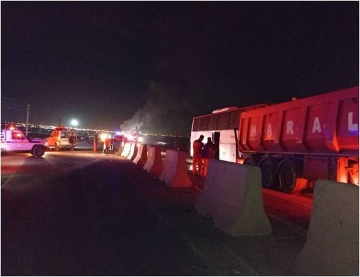تصادف ناگوار اتوبوس با تریلی در جاده سمنان_سرخه ۲۵ حادثه دیده داشت